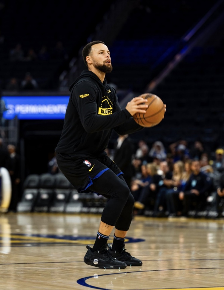 世界杯比赛直播地址-致敬热火传奇！库里今天将穿着韦德之道12参加与热火的比赛